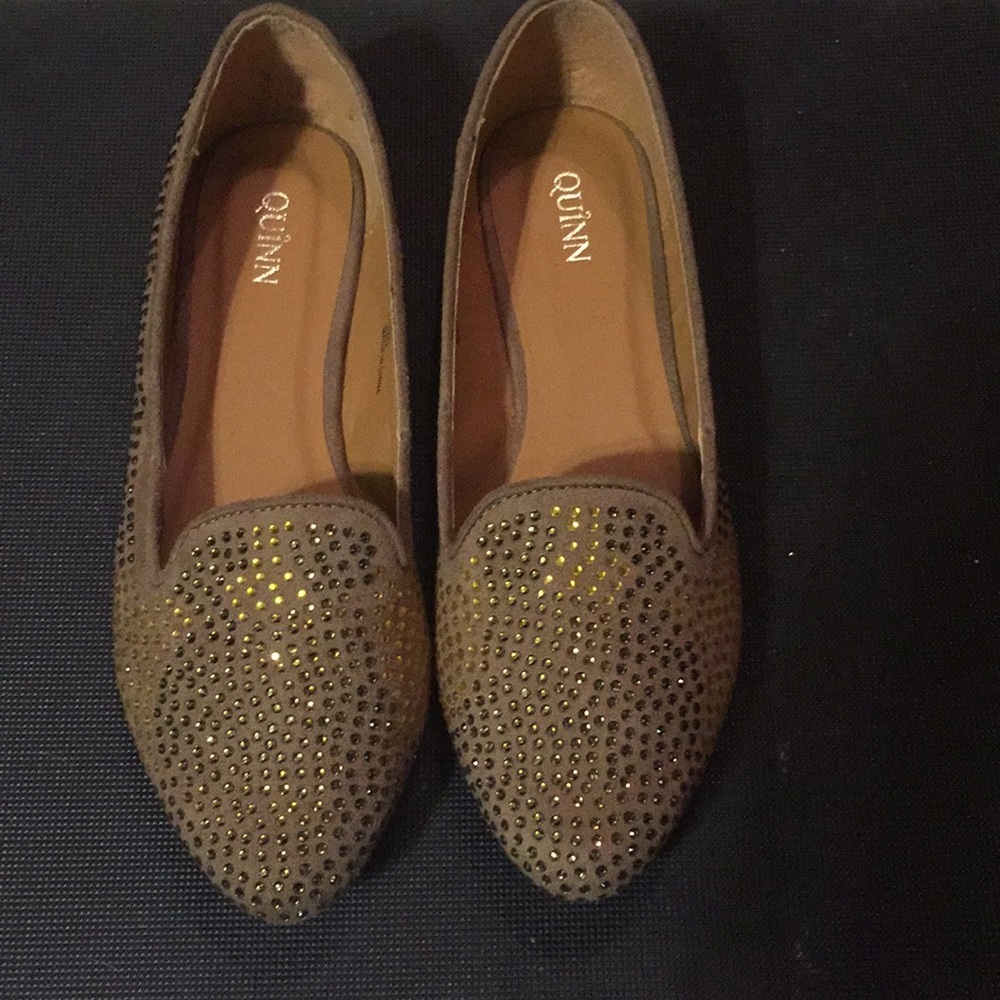 Quinn Francesca’s closed shoe size 6